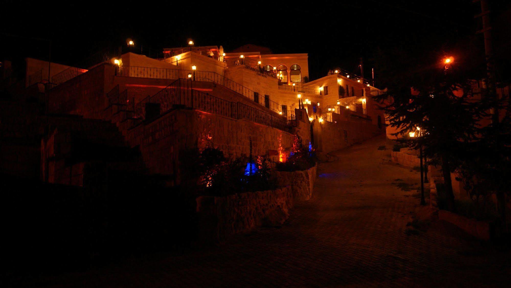 Sinasos Palace Cave Hotel Ürgüp Exterior foto