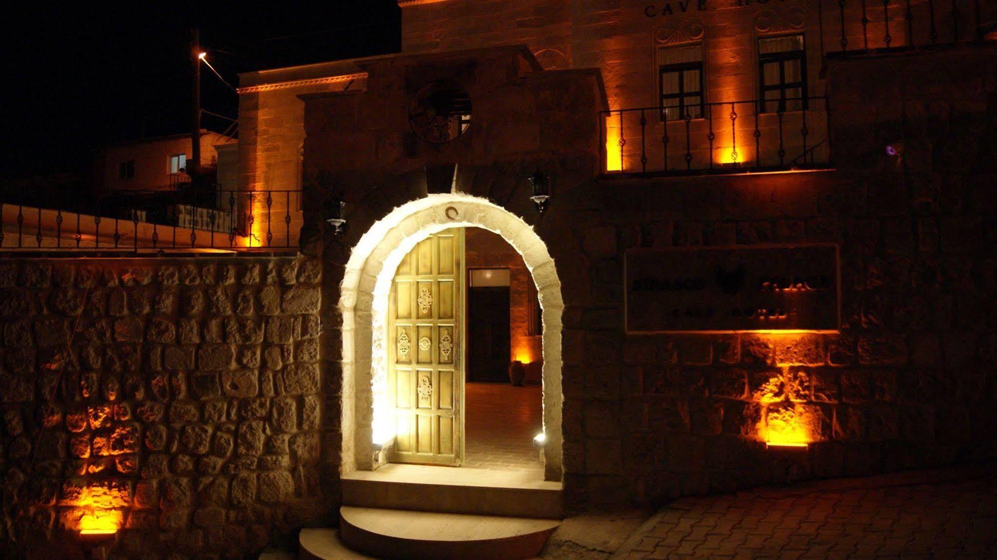 Sinasos Palace Cave Hotel Ürgüp Exterior foto